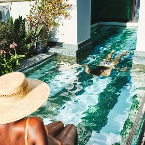 Gorgeous George By Design ™ Le Cap